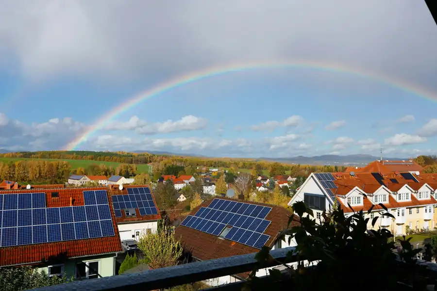 Impianto fotovoltaico sul tetto di un'abitazione
