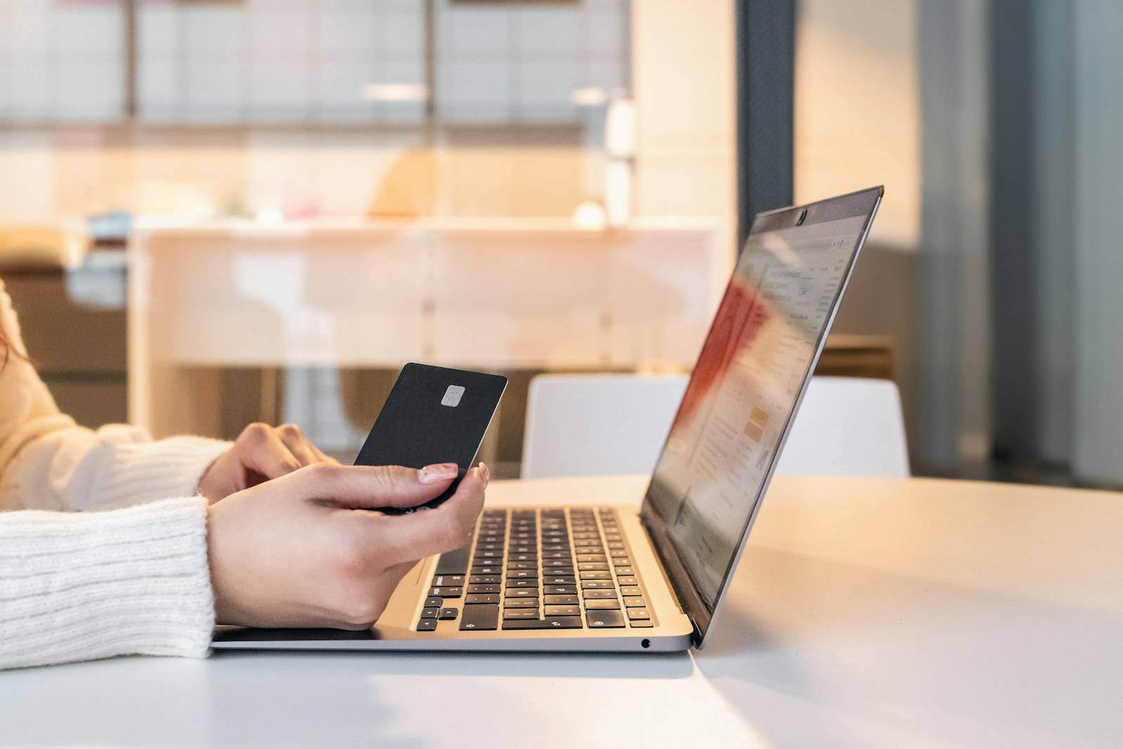 Pagamento con carta dal computer, un metodo tracciabile